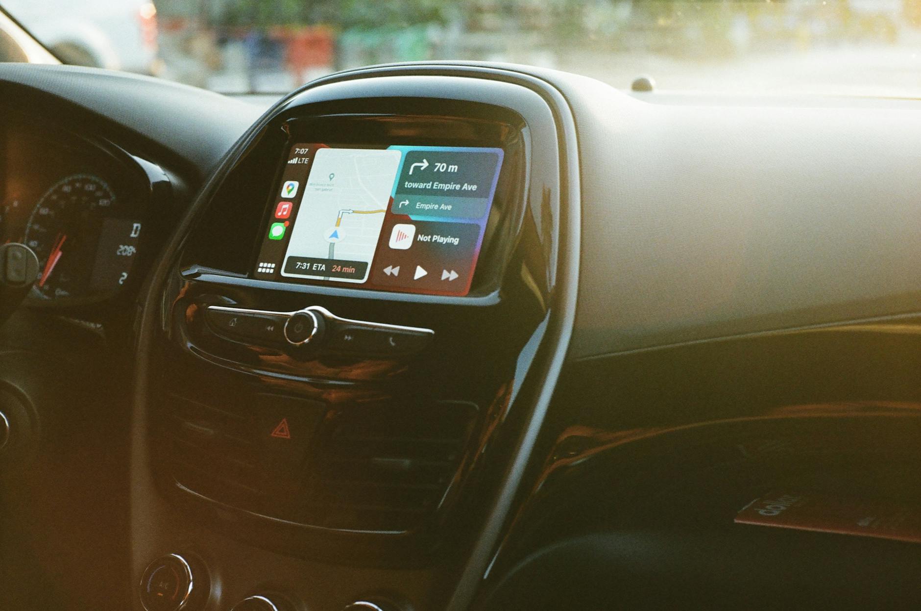 Tableau comparatif des traceurs GPS pour chat sur smartphone
